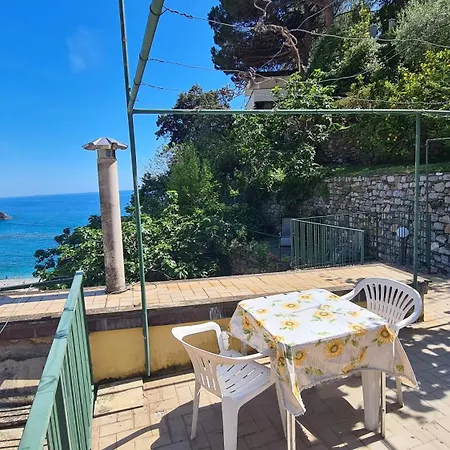شقة La Terrazza Sul Mare Sea View - Near Beaches مونتيروسّو ال ماري